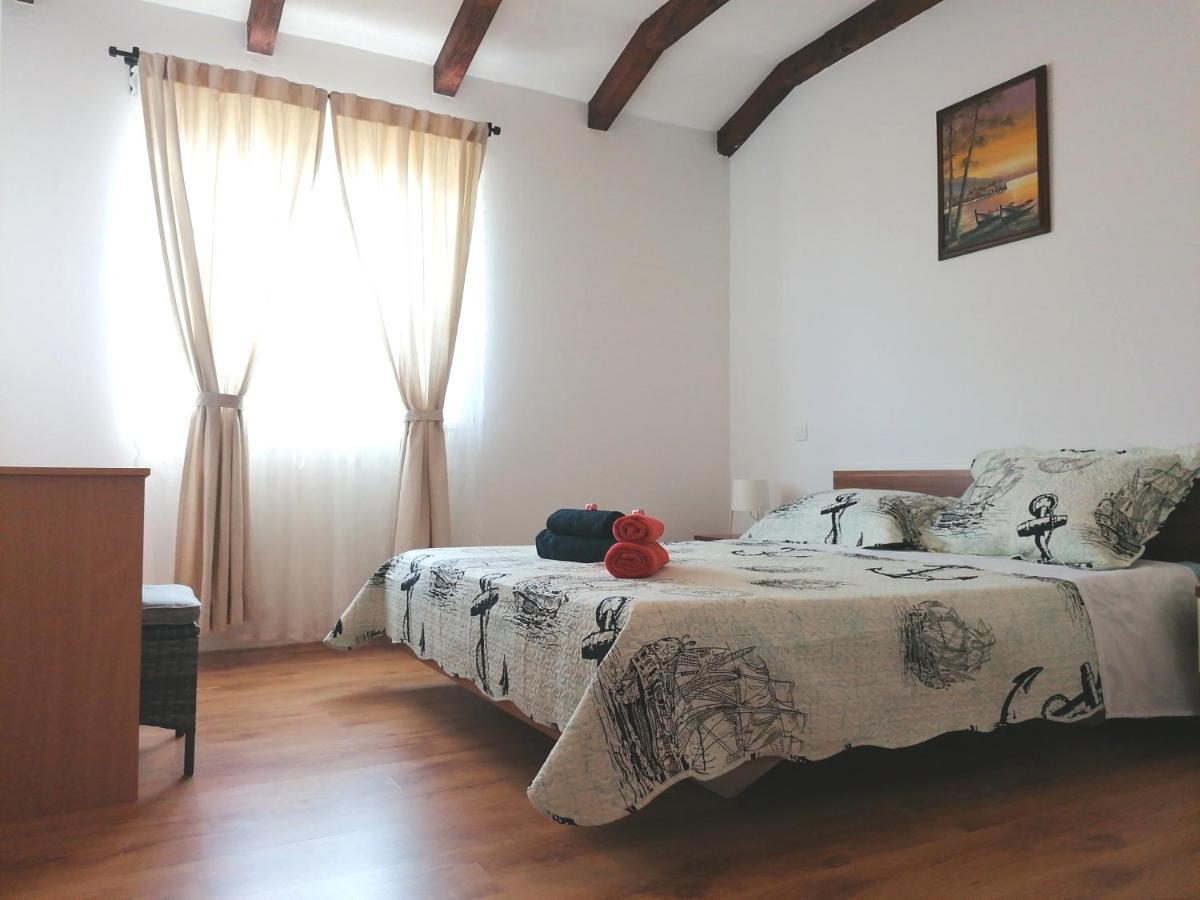 House Mario Near Rovinj Apartment กานฟานาร์ ภายนอก รูปภาพ