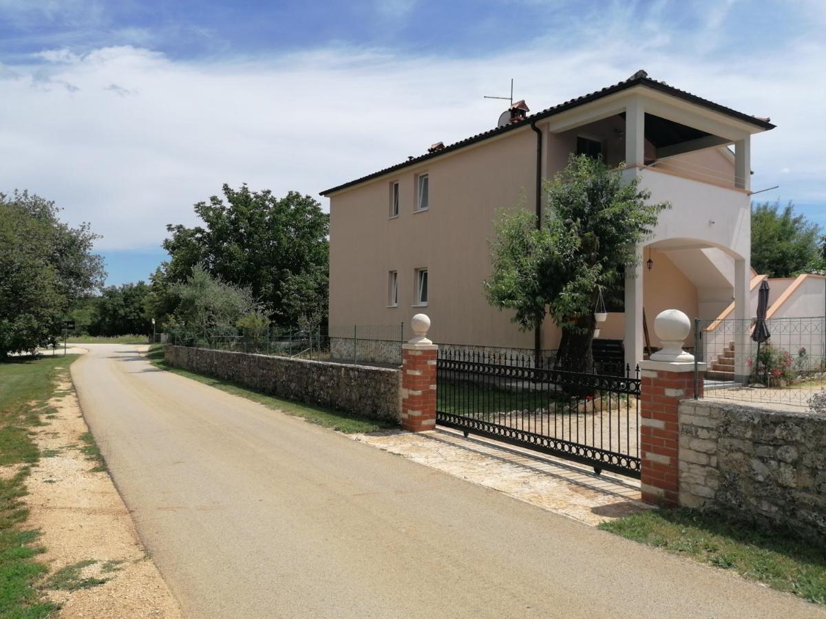 House Mario Near Rovinj Apartment กานฟานาร์ ภายนอก รูปภาพ